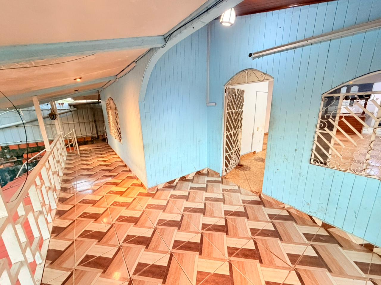 🏡 ¡Se alquila amplio apartamento por el parque La Lupuna en segundo piso en Pucallpa! ✨